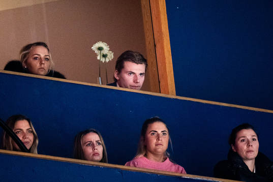 s nyförvärv Lias Andersson på läktarplats