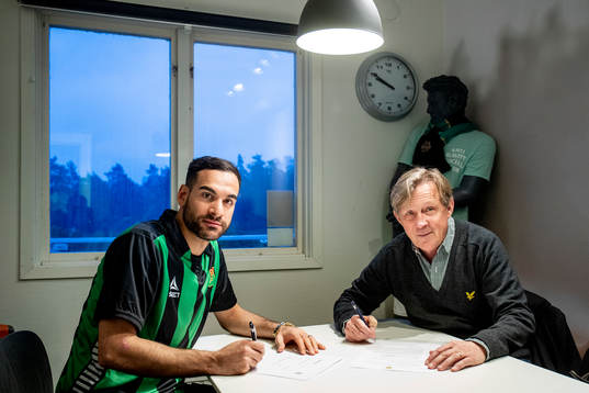 Mervan Celik skriver på för GAIS