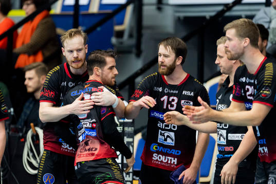 HK Malmös Simon Nyberg och Magnus Persson jublar