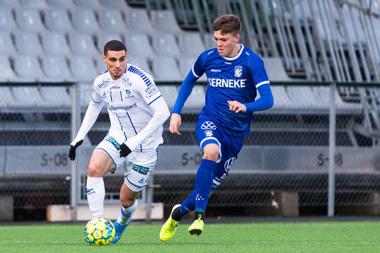 Sarpsborgs Mohamed Ofkir och IFK Göteborgs Emil Holm