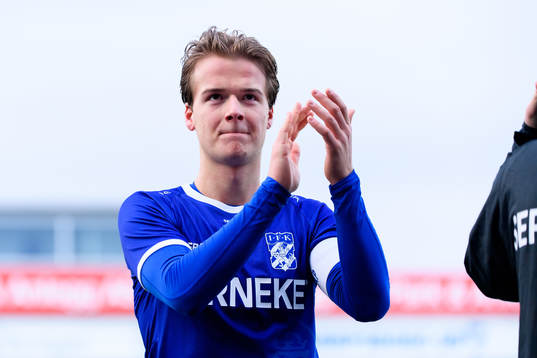 IFK Göteborgs August Erlingmark tackar publiken