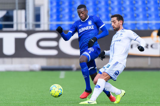 IFK Göteborgs Adil Titi och Sarpsborgs Mate Males
