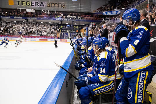 Leksands Filip Johansson deppar i båset