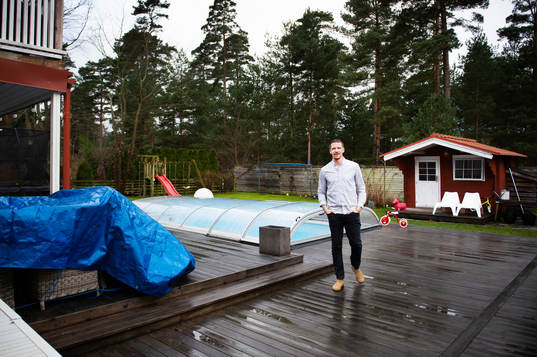 Handbollsmålvakten Dan Beutler, fotograferad hemma i sitt