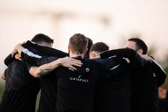 Häcken spelare jublar