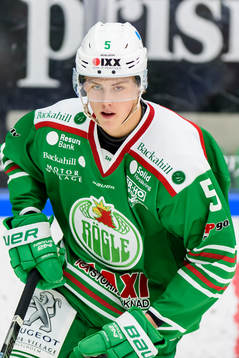Rögles Isak Renemark innan ishockeymatchen i SHL mellan