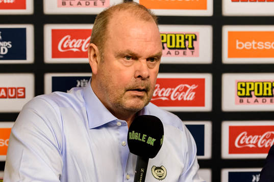 Oskarshamns tränare Per-Erik Johnsson på presskonferensen