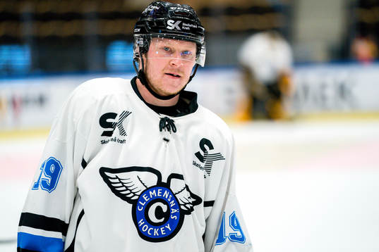 Skellefteås Tuomas Kiiskinen i Clemensnäs tröjor