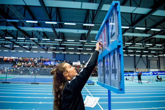 Lene Retzius of Norway as a volunteer in the women’s pole