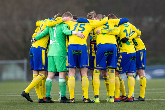 Eskilsminnes spelare samlas