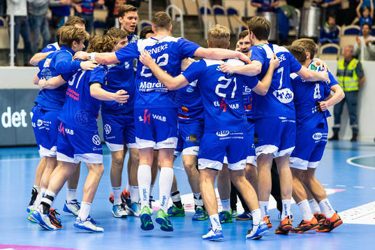 Alingsås spelare jublar