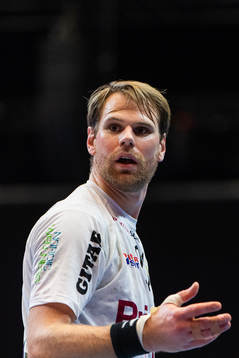 Redbergslids Oskar Ysander reagerar