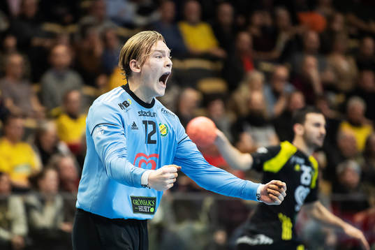 Sävehofs målvakt Simon Möller jublar