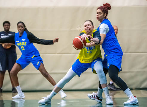 Paulina Hersler and Amanda Zahui