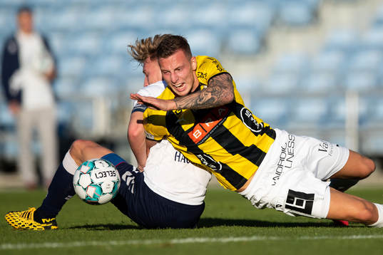 Sebastian Hausner of Aarhus and Gustaf Nilsson of Häcken