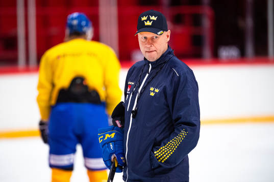 Assistant coach Marcus Ragnarsson