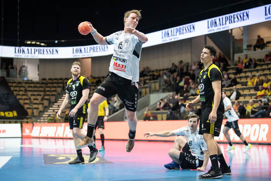 Guifs Markus Hagelin och Sävehofs Adam Blanche