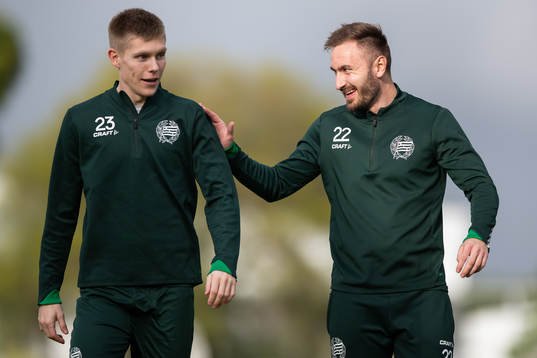 Hammarbys Aron Johannsson och Muamer Tankovic t.h