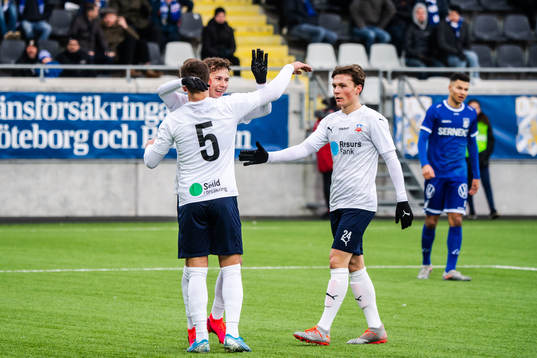 Helsingborgs Brandur Hendriksson jublar med Alex Timossi