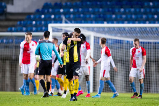 Vladimir Rodic of Hammarby look dejected