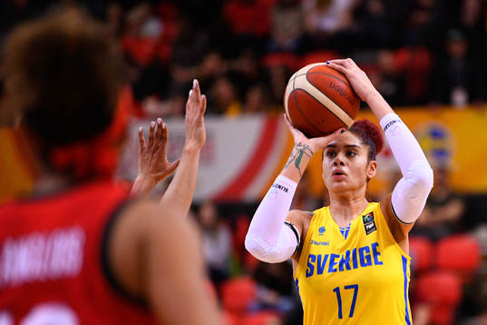 Amanda Zahui of Sweden