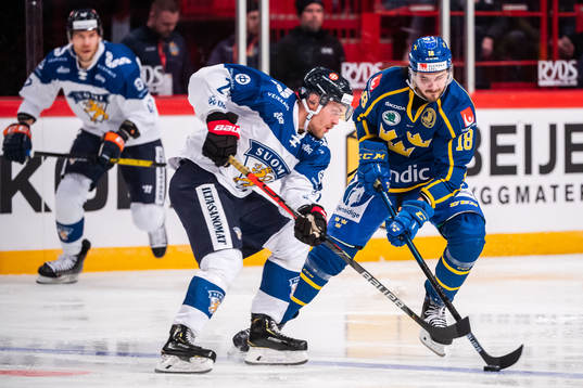 Juhani Tyrväinen of Finland and Dennis Everberg of Sweden