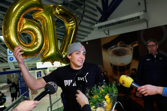 Journalists interview Armand Duplantis as he arrives at