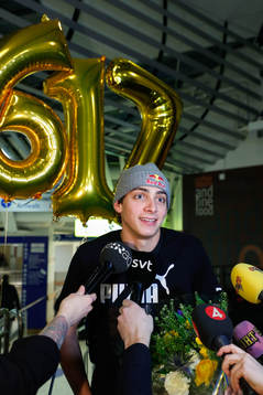 Journalists interview Armand Duplantis as he arrives at