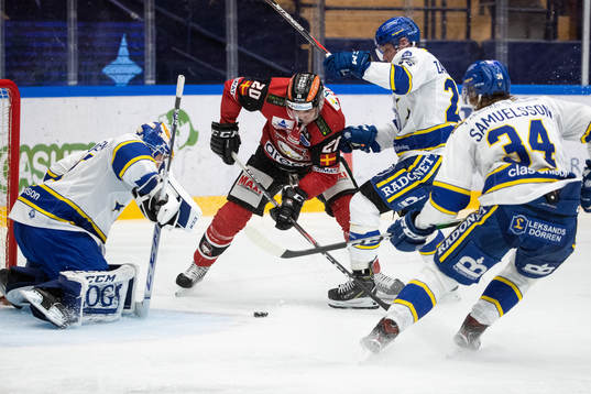 Leksands målvakt Janne Juvonen och Malmö Redhawks Henrik