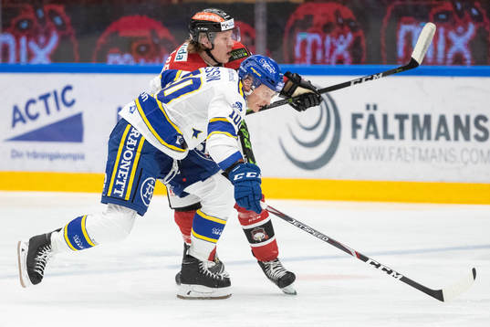 Leksands Martin Karlsson och Malmö Redhawks Emil Sylvegård