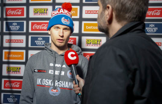 Oskarshamns Oskarshamns Rickard Palmberg blir intervjuad