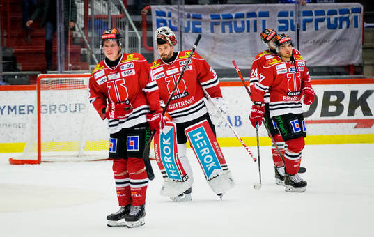 Örebros Lukas Pilö, målvakt Dominik Furch och Glenn