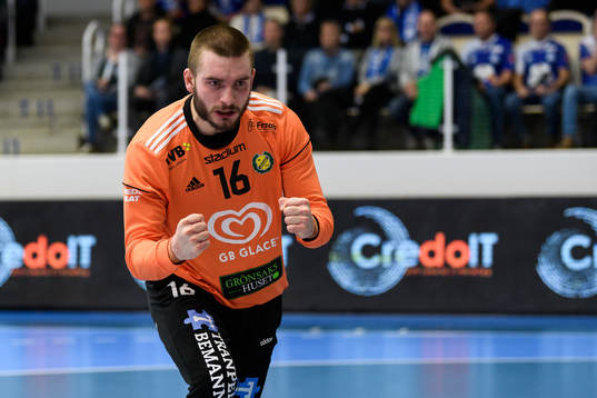 Sävehofs målvakt Agust Eli Björgvinsson jublar