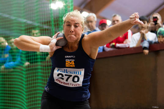 Fanny Roos, Athletics 24Seven SK i damernas kulstötning