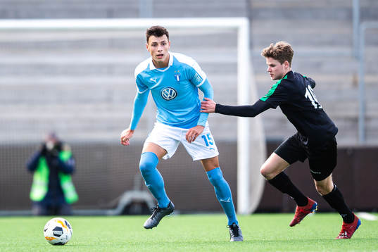 Malmö FFs Anel Ahmedhodzic och Varbergs Gustav Norlin