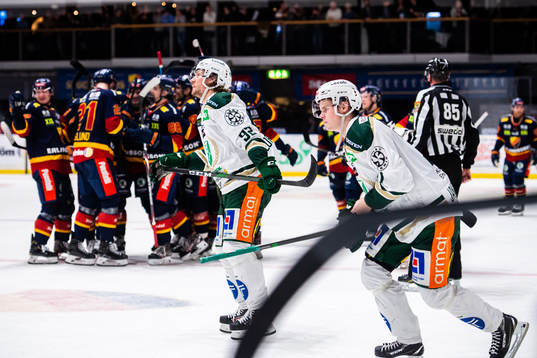 Färjestads Jesper Olofsson och Carl Jakobsson deppar