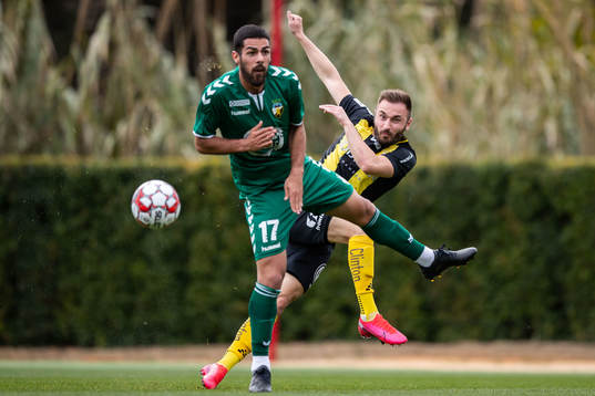Muamer Tankovic of Hammarby and Miguel Bandarra of Farense