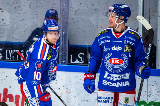 Oskarshamns Nicklas Heinerö jublar med Jonas Engström