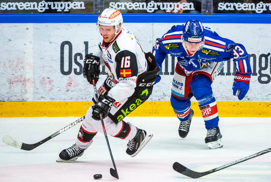 Oskarshamns Filiph Engsund och Malmö Redhawks Matias Lassen