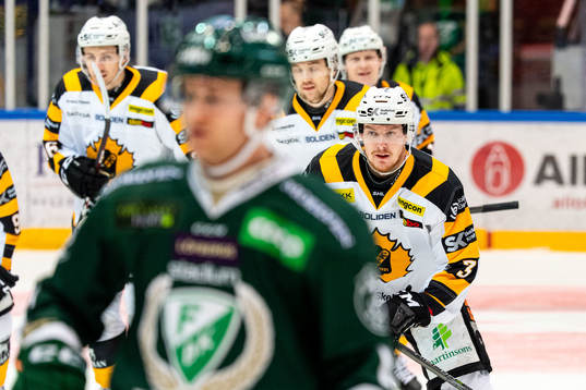Skellefteås Niclas Burström jublar