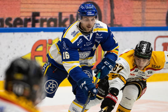 Leksands Daniel Gunnarsson och Luleås Konstantin Komarek