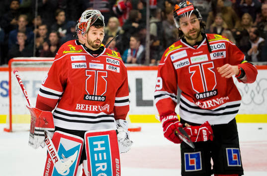 Örebros målvakt Dominik Furch deppar
