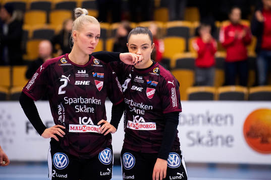 Lugis Maja Persson och Ebba Lundstedt deppar