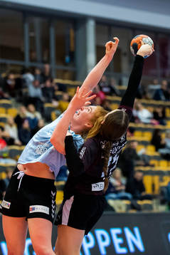 Lugis Olivia Löfqvist och H65 Höörs Sofia Hvenfelt