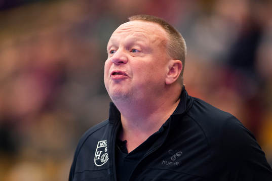 H65 Höörs tränare Ola Månsson agerar