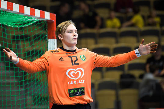 Sävehofs målvakt Simon Möller reagerar