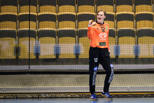 Sävehofs målvakt Simon Möller jublar