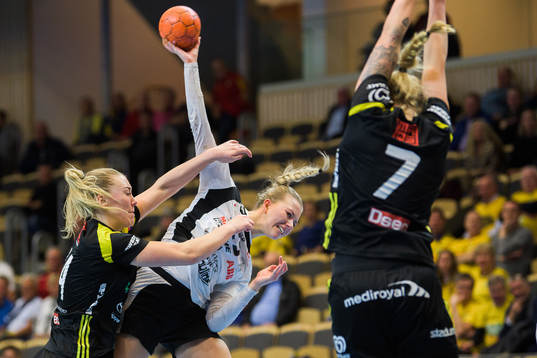 Sävehofs Linnea Pettersson och VästeråsIrstas Frida