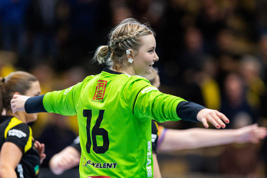 Sävehofs målvakt Wilma Kroon Andersson jublar