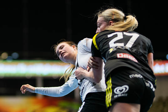 VästeråsIrstas Hanna Grytegård och Sävehofs Ida Staxen